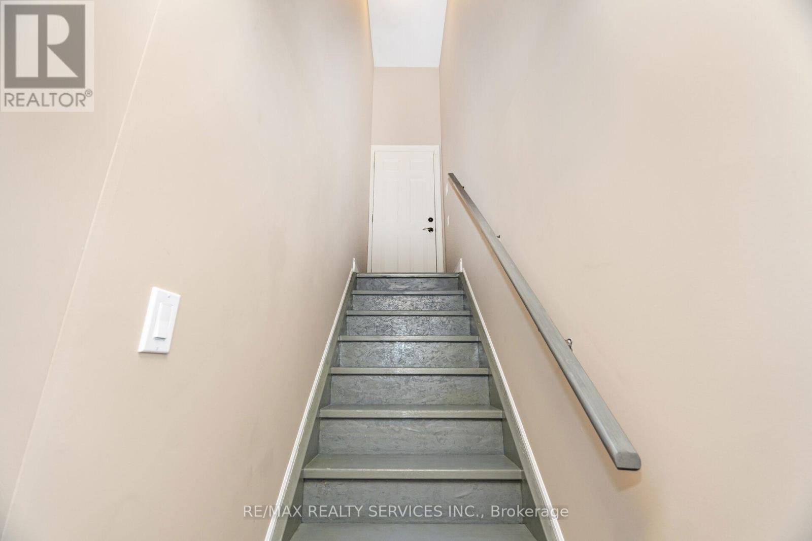 9 Lorupe Court, Hamilton, ON - Indoor Photo Showing Other Room