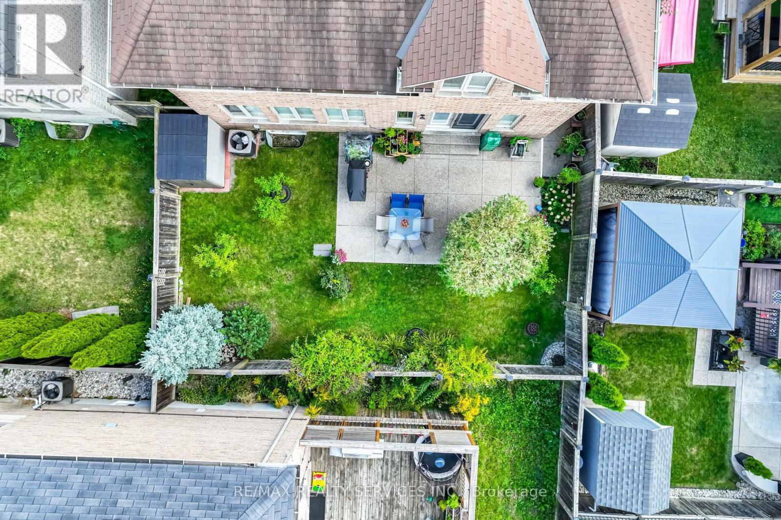 9 Lorupe Court, Hamilton, ON - Outdoor