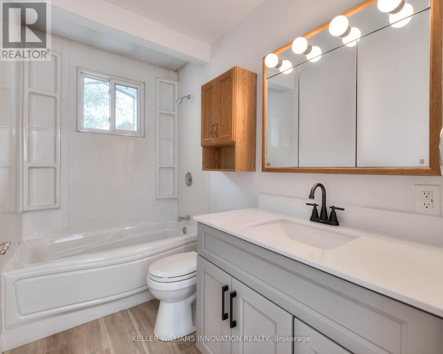 Upper - 170 Wheatfield Crescent, Kitchener, ON - Indoor Photo Showing Bathroom