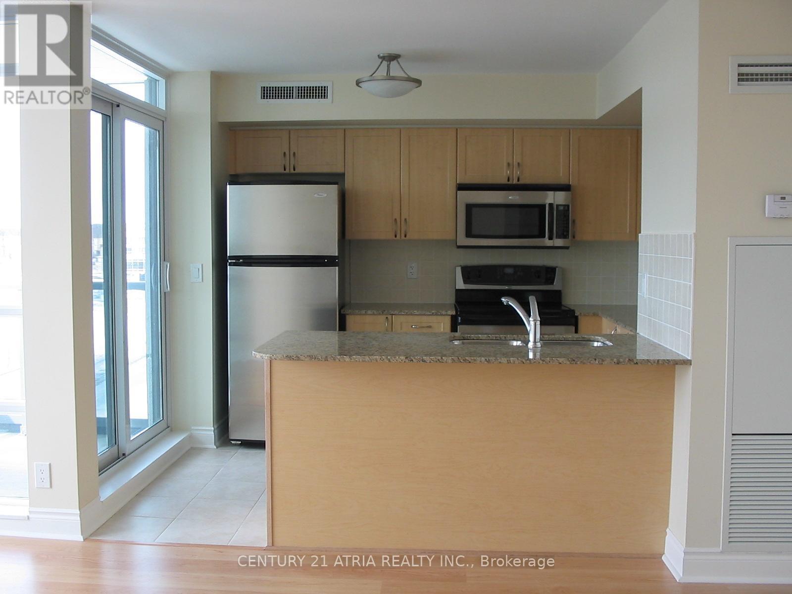 708 - 75 South Town Centre Boulevard, Markham, ON - Indoor Photo Showing Kitchen With Double Sink