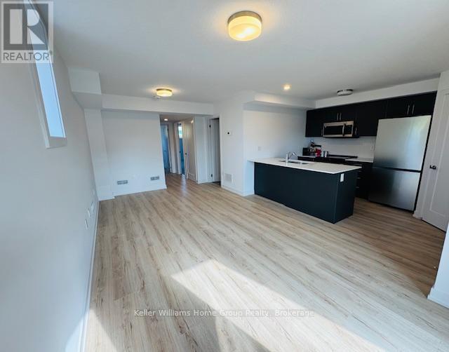 85 - 940 St David Street N, Centre Wellington (Fergus), ON - Indoor Photo Showing Kitchen