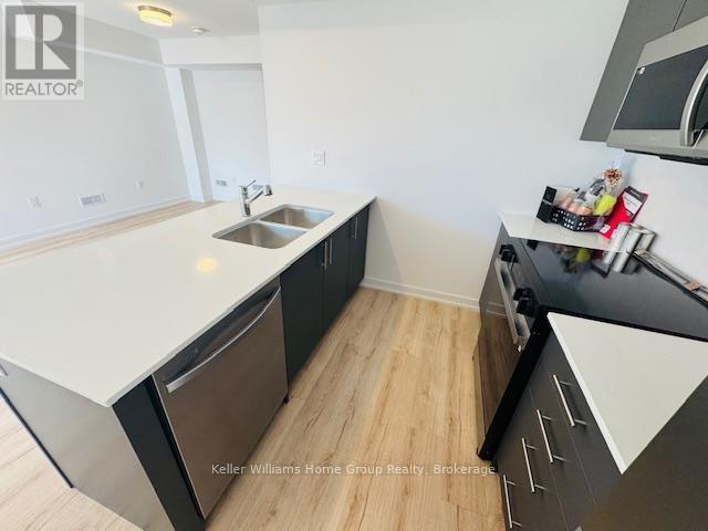 85 - 940 St David Street N, Centre Wellington (Fergus), ON - Indoor Photo Showing Kitchen With Double Sink