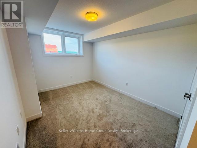 85 - 940 St David Street N, Centre Wellington (Fergus), ON - Indoor Photo Showing Other Room