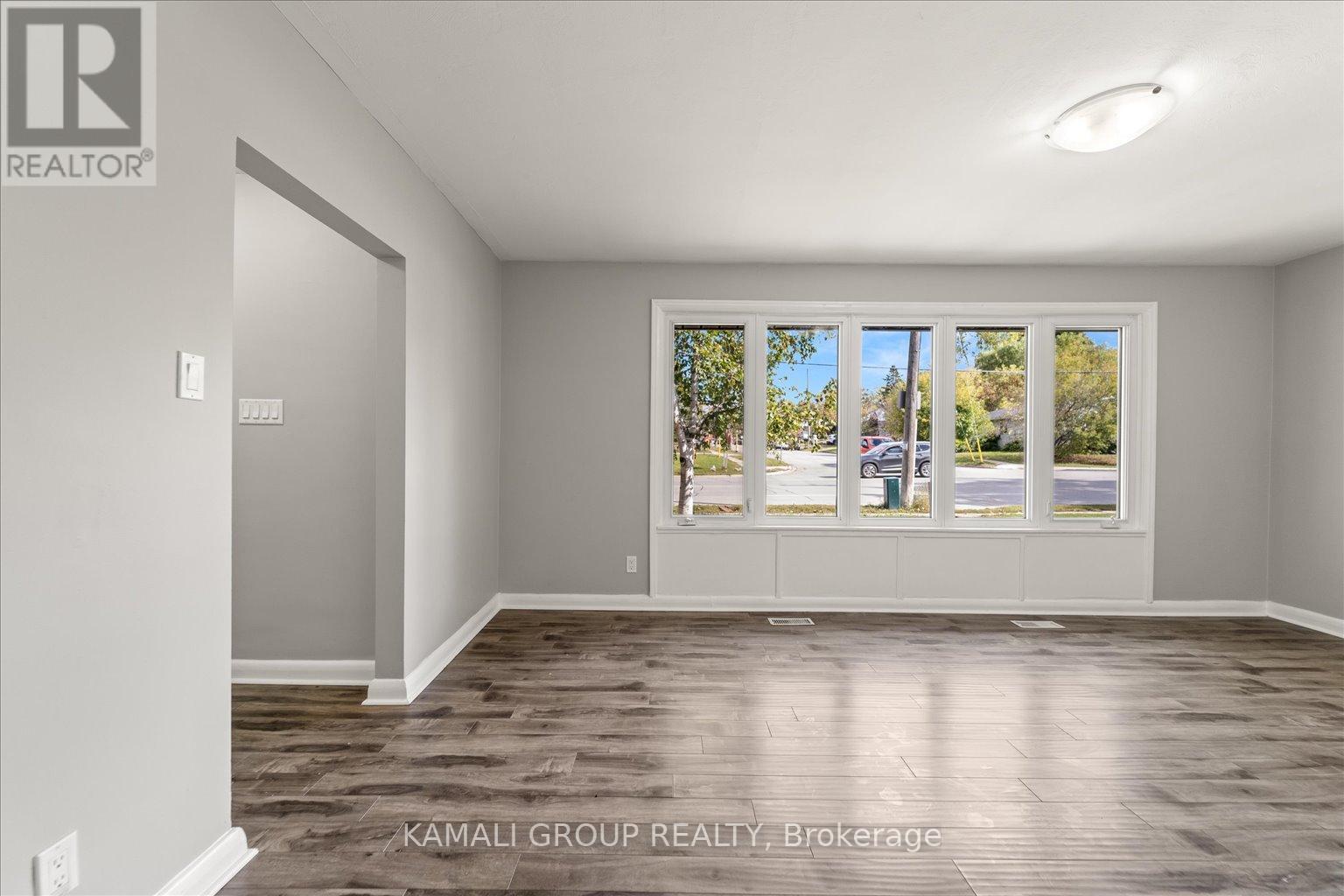 Living Room - Main - 188 St Vincent Street, Barrie, ON - Indoor Photo Showing Other Room