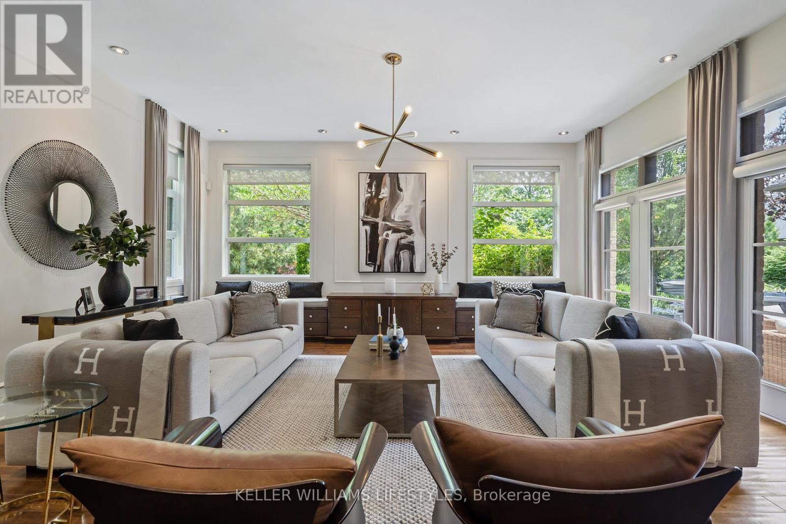 649 Valleystream Walk, London North (North R), ON - Indoor Photo Showing Living Room
