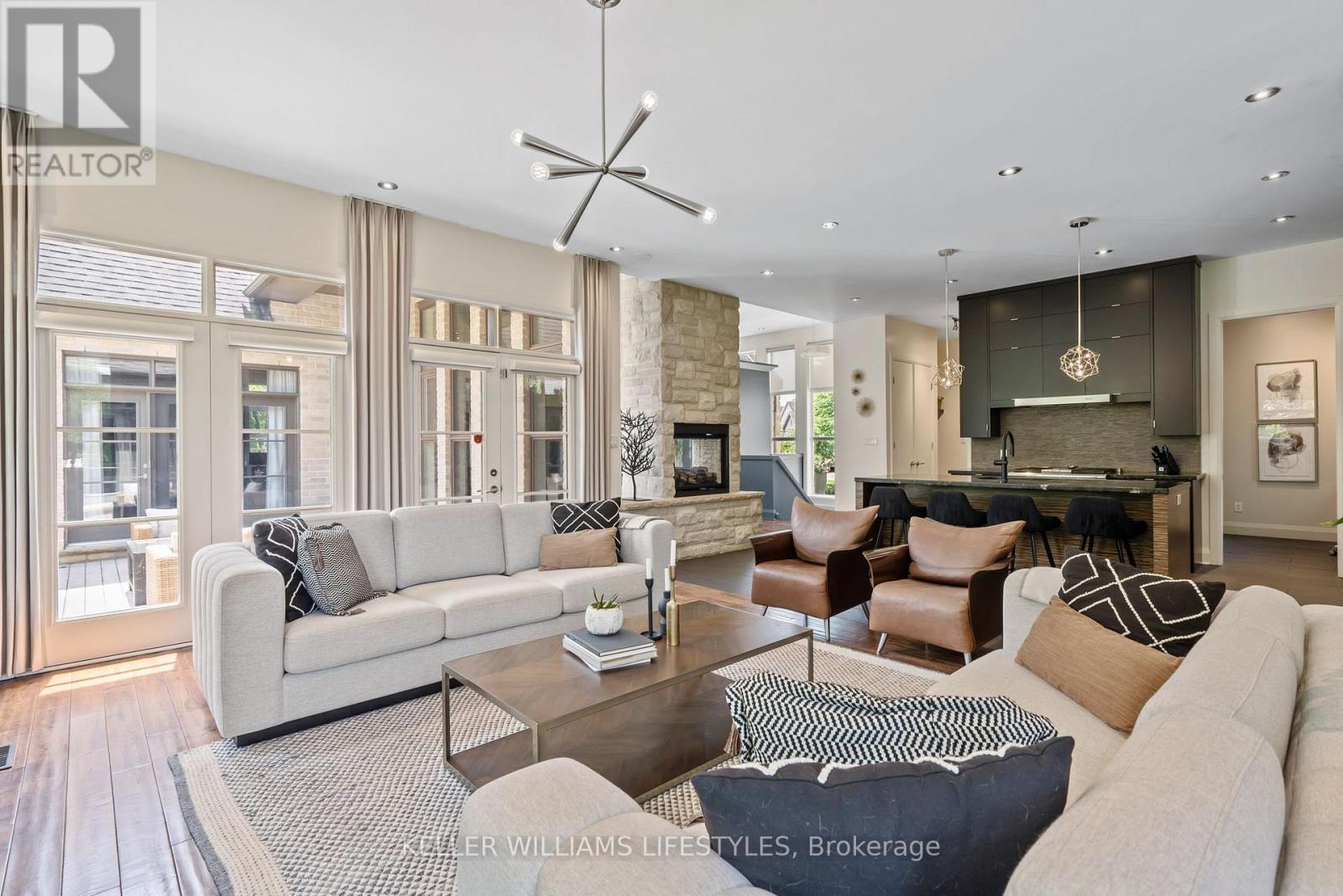 649 Valleystream Walk, London North (North R), ON - Indoor Photo Showing Living Room
