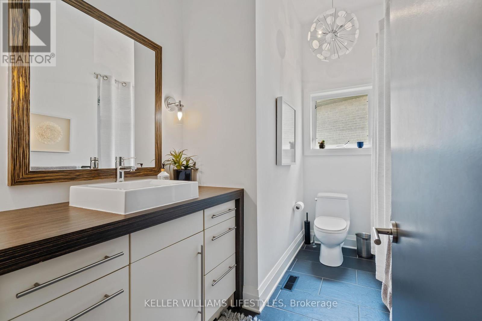 649 Valleystream Walk, London North (North R), ON - Indoor Photo Showing Bathroom