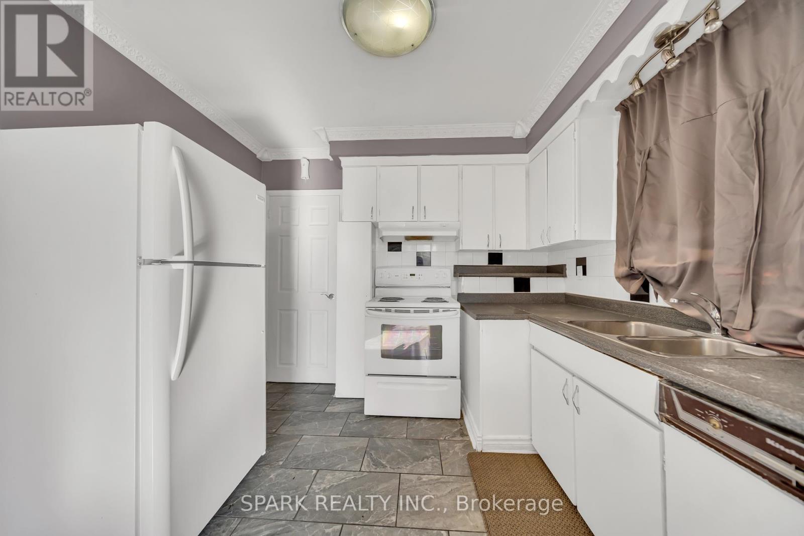 Upper - 16 Horwood Drive, Brampton, ON - Indoor Photo Showing Kitchen With Double Sink
