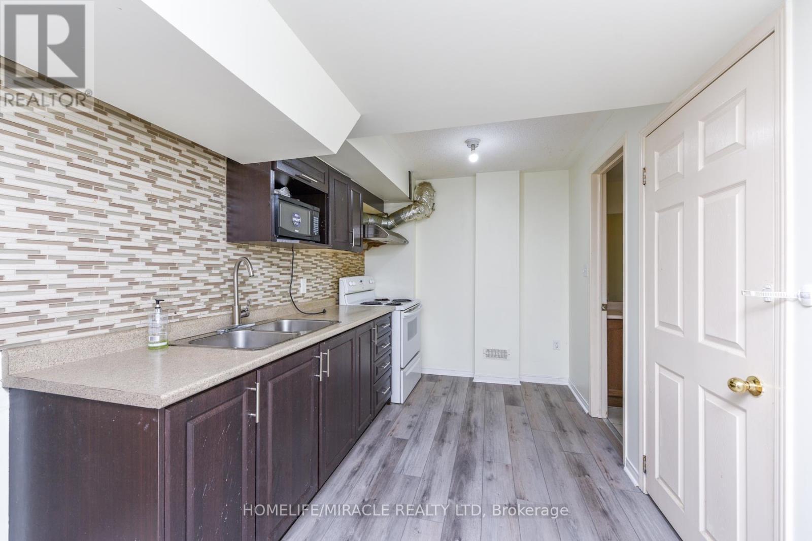 3 Locarno Street, Brampton, ON - Indoor Photo Showing Kitchen With Double Sink