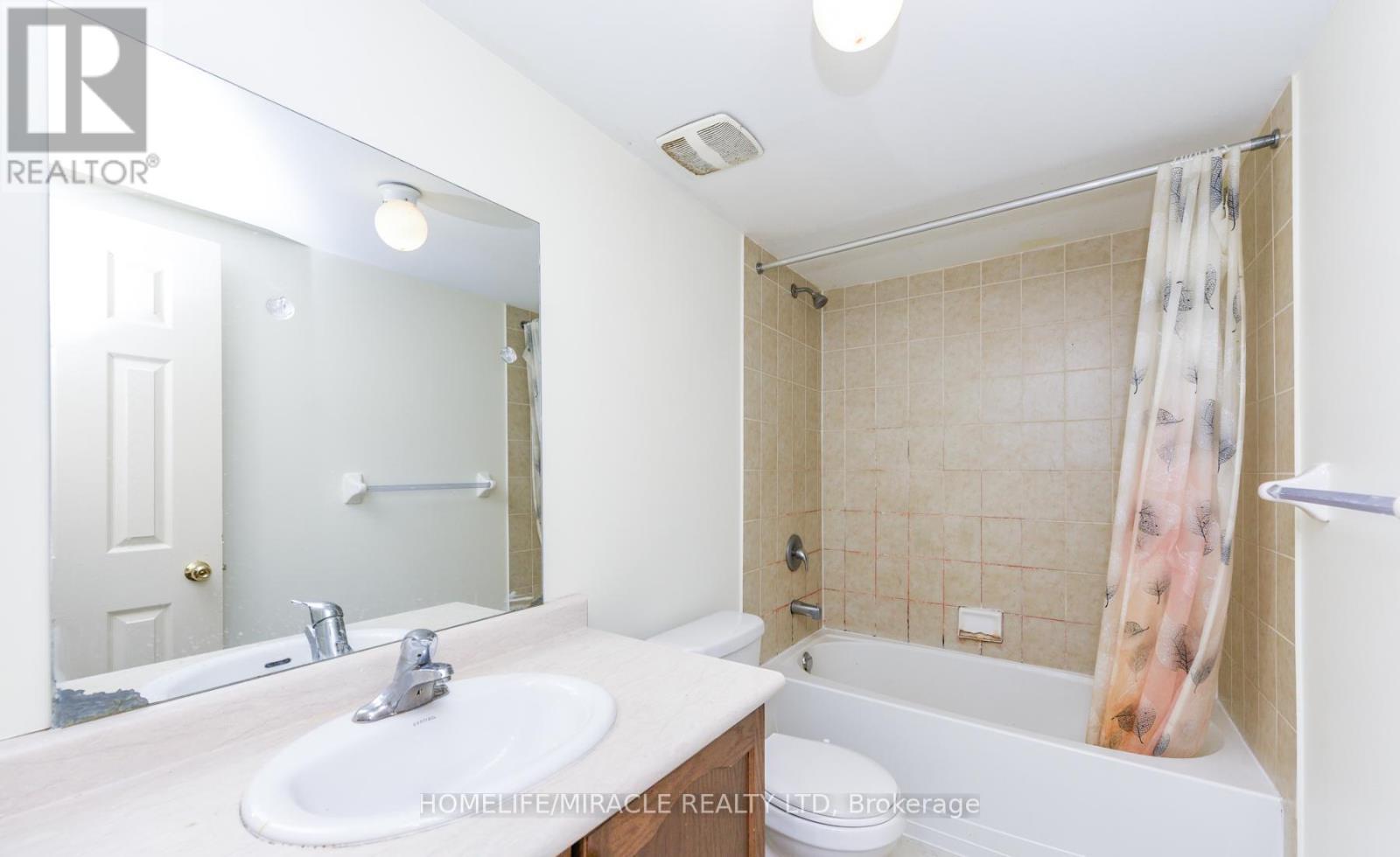3 Locarno Street, Brampton, ON - Indoor Photo Showing Bathroom