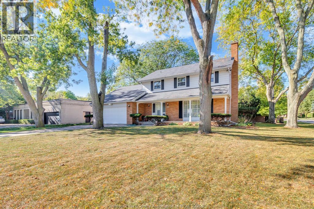 3511 Ouellette Avenue, Windsor, ON - Outdoor