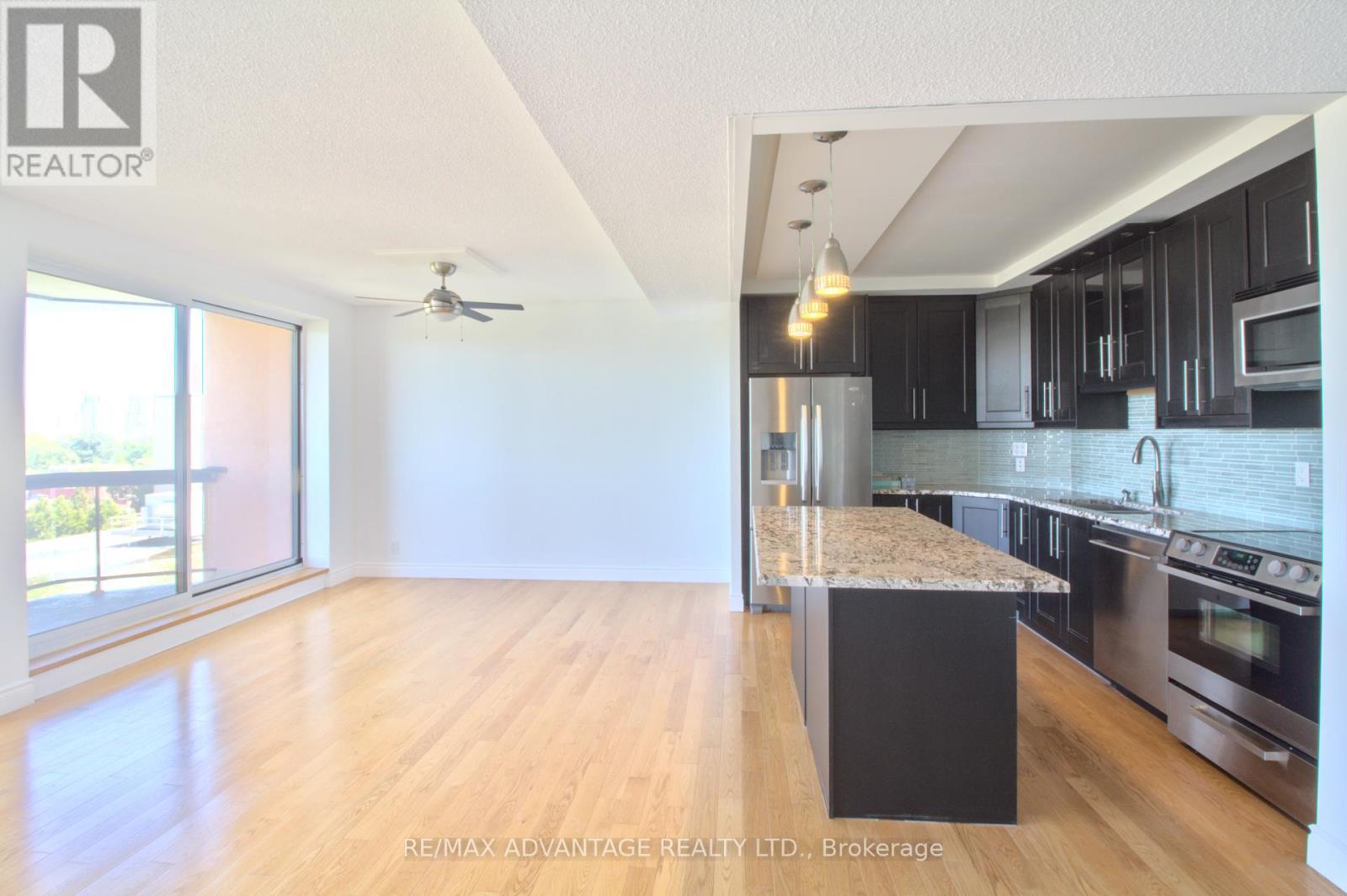 1004 - 600 Talbot Street, London East (East F), ON - Indoor Photo Showing Kitchen With Upgraded Kitchen