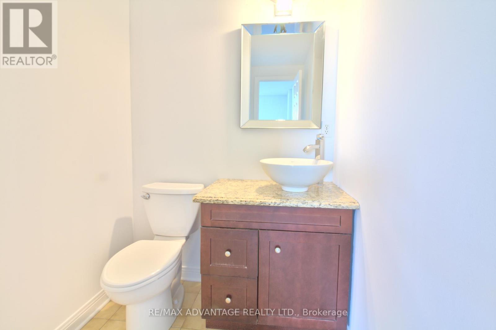 1004 - 600 Talbot Street, London East (East F), ON - Indoor Photo Showing Bathroom