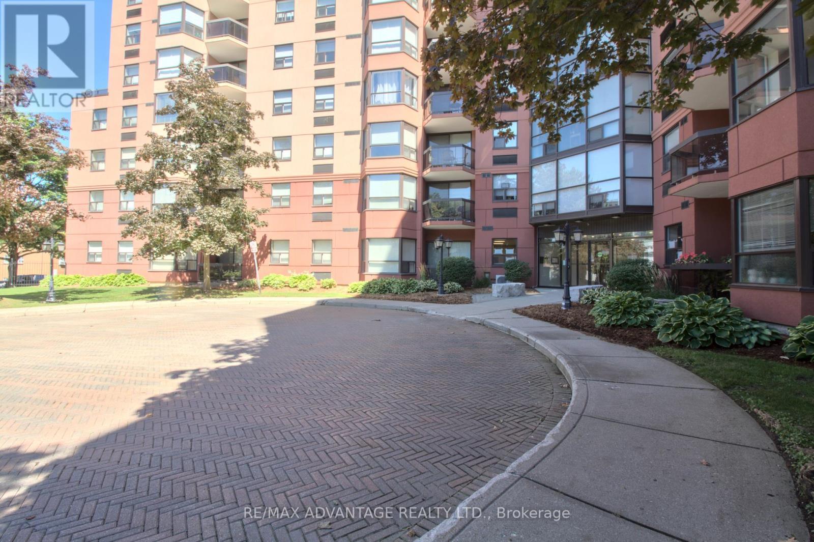 1004 - 600 Talbot Street, London East (East F), ON - Outdoor With Facade
