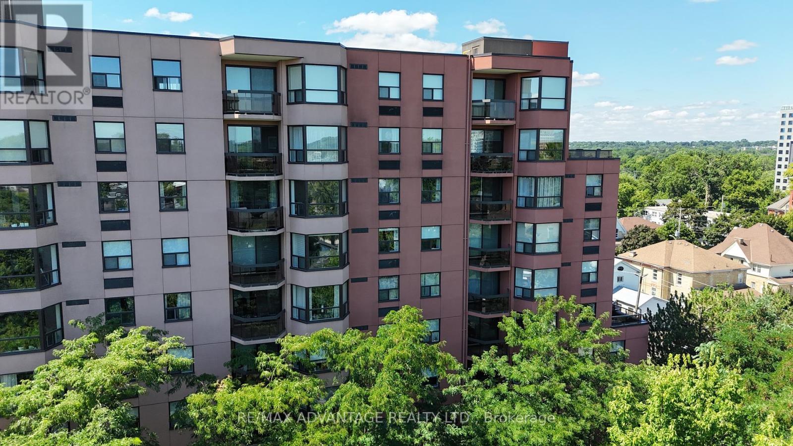 1004 - 600 Talbot Street, London East (East F), ON - Outdoor With Facade