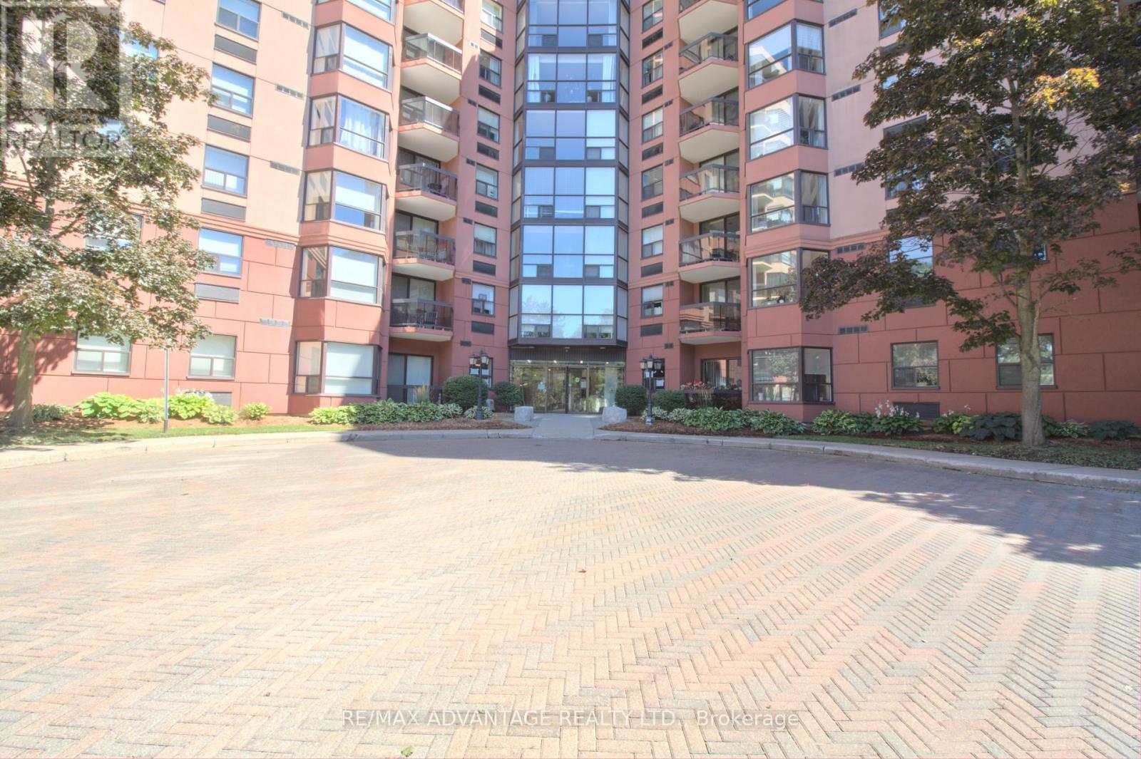 1004 - 600 Talbot Street, London East (East F), ON - Outdoor With Facade