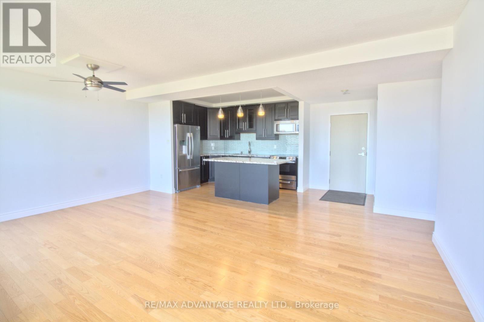 1004 - 600 Talbot Street, London East (East F), ON - Indoor Photo Showing Kitchen