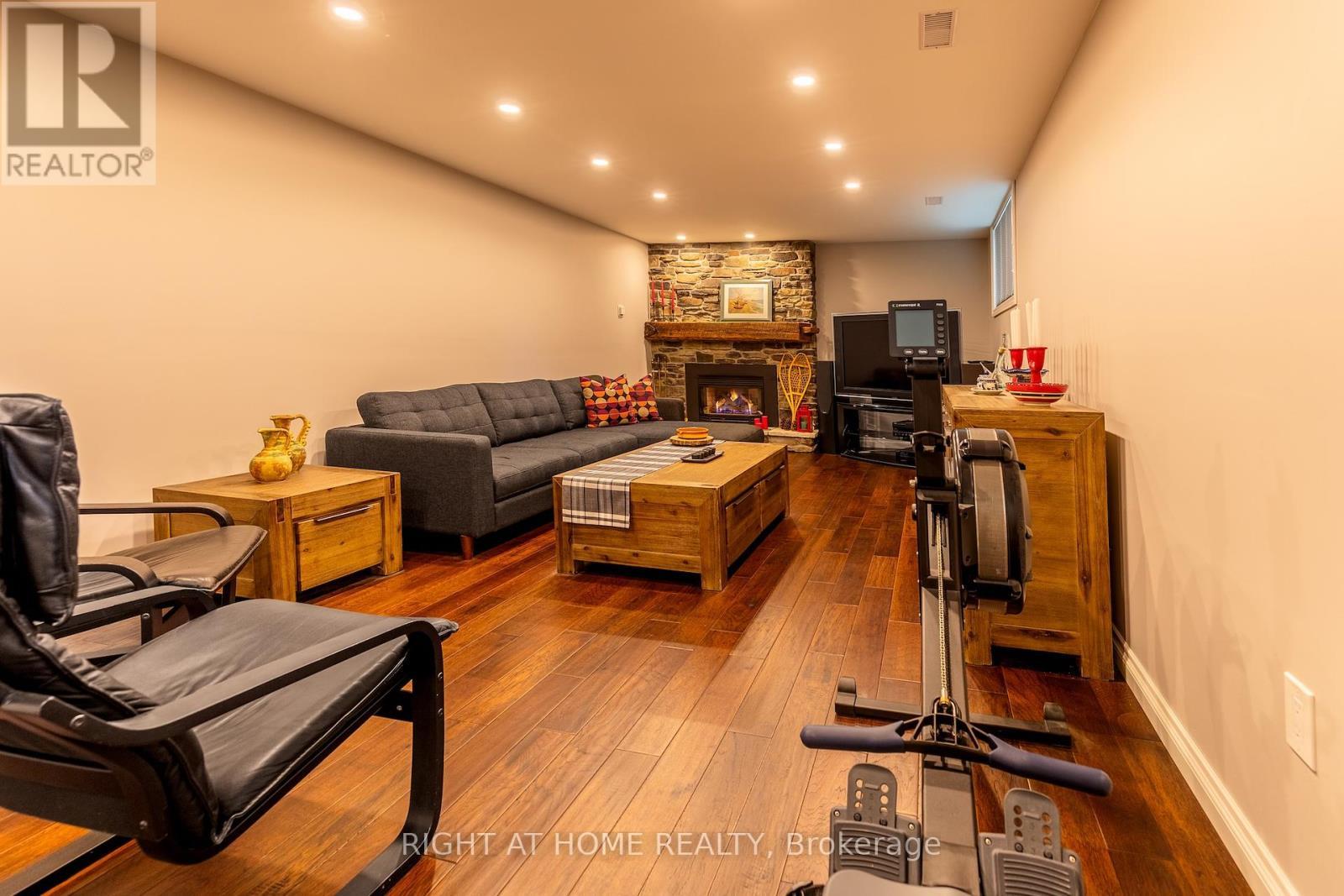 3325 Enniskillen Circle, Mississauga, ON - Indoor With Fireplace