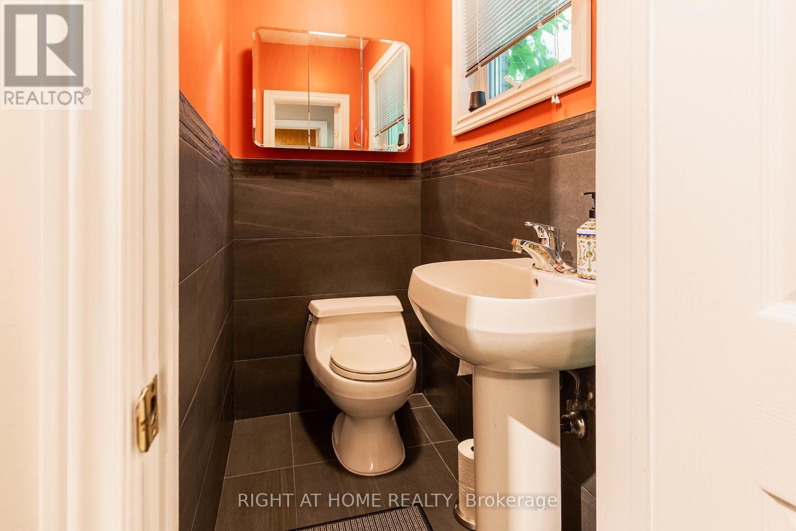 3325 Enniskillen Circle, Mississauga, ON - Indoor Photo Showing Bathroom