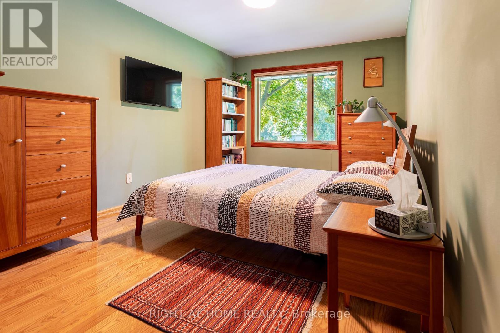 3325 Enniskillen Circle, Mississauga, ON - Indoor Photo Showing Bedroom