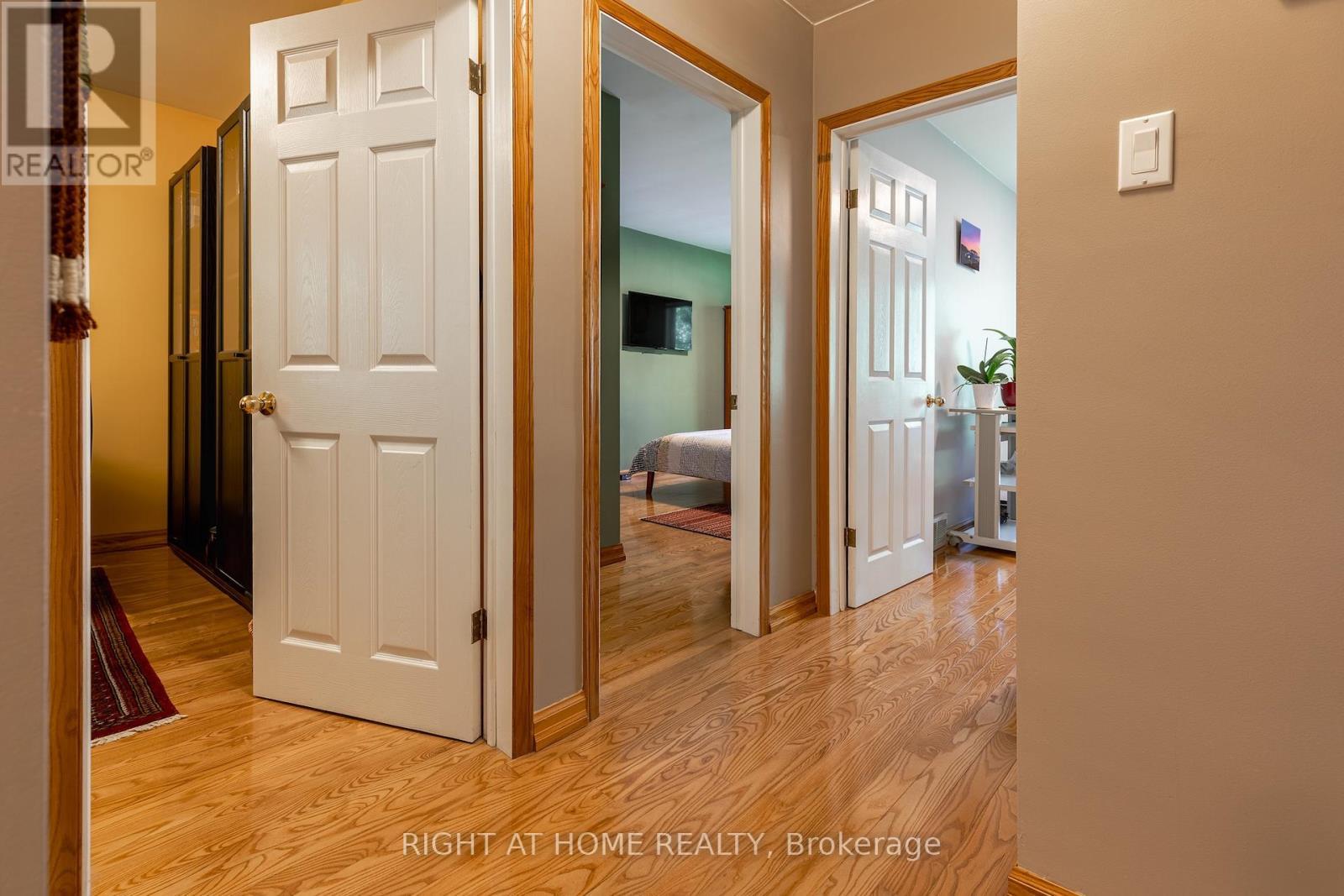 3325 Enniskillen Circle, Mississauga, ON - Indoor Photo Showing Other Room