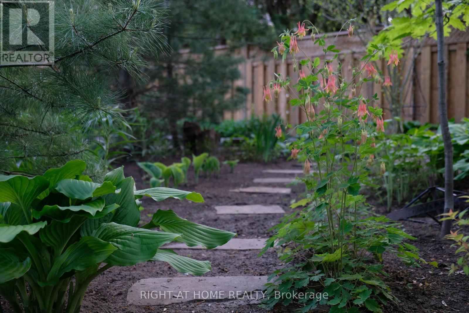 3325 Enniskillen Circle, Mississauga, ON - Outdoor