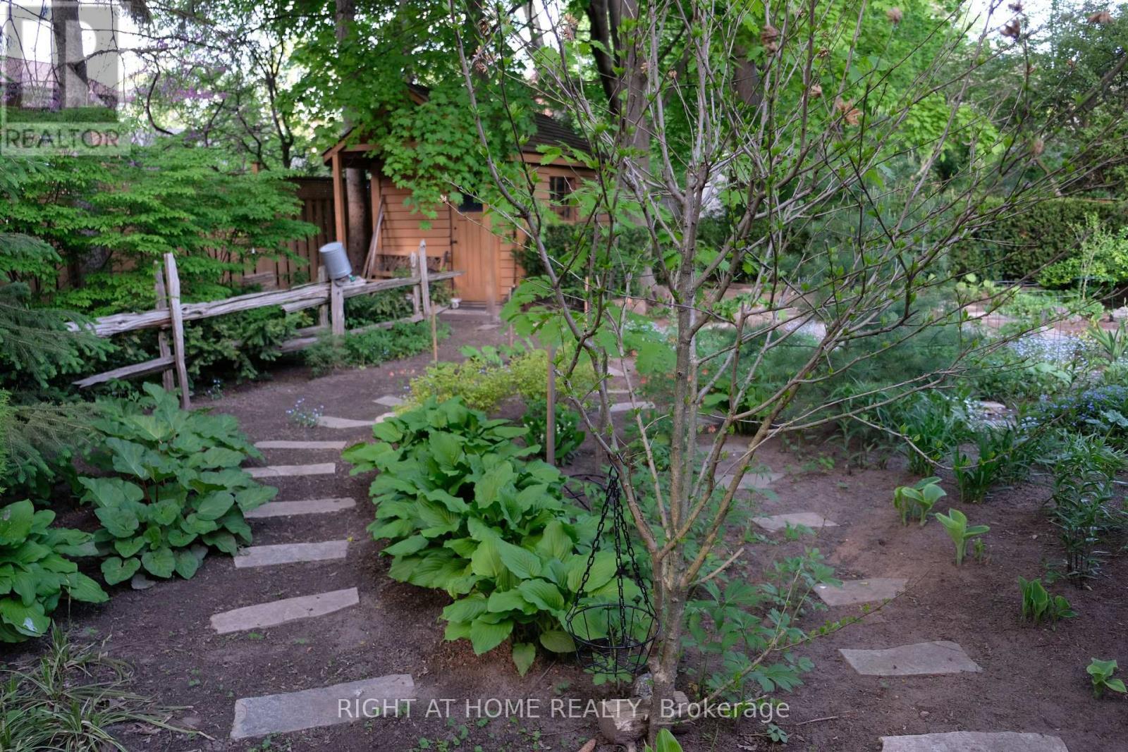 3325 Enniskillen Circle, Mississauga, ON - Outdoor