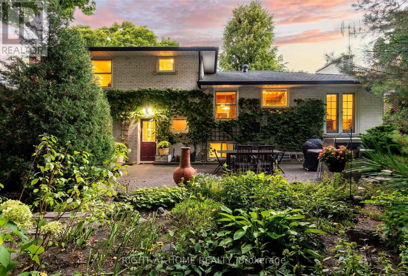 3325 Enniskillen Circle, Mississauga, ON - Outdoor