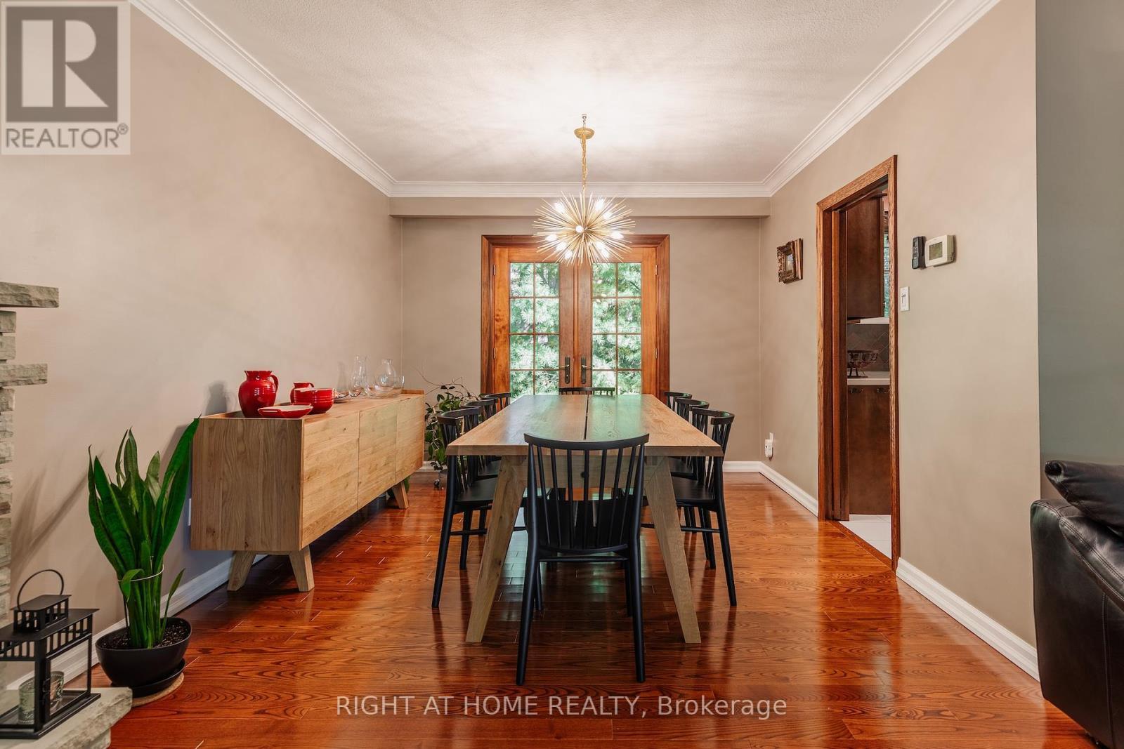 3325 Enniskillen Circle, Mississauga, ON - Indoor Photo Showing Dining Room