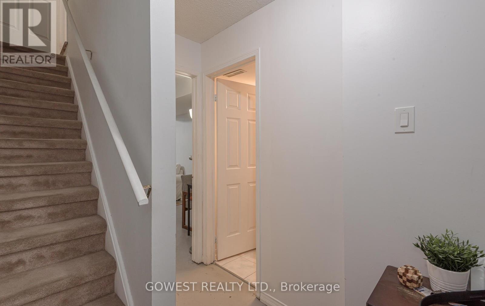 B - 1538 Dupont Street, Toronto, ON - Indoor Photo Showing Other Room