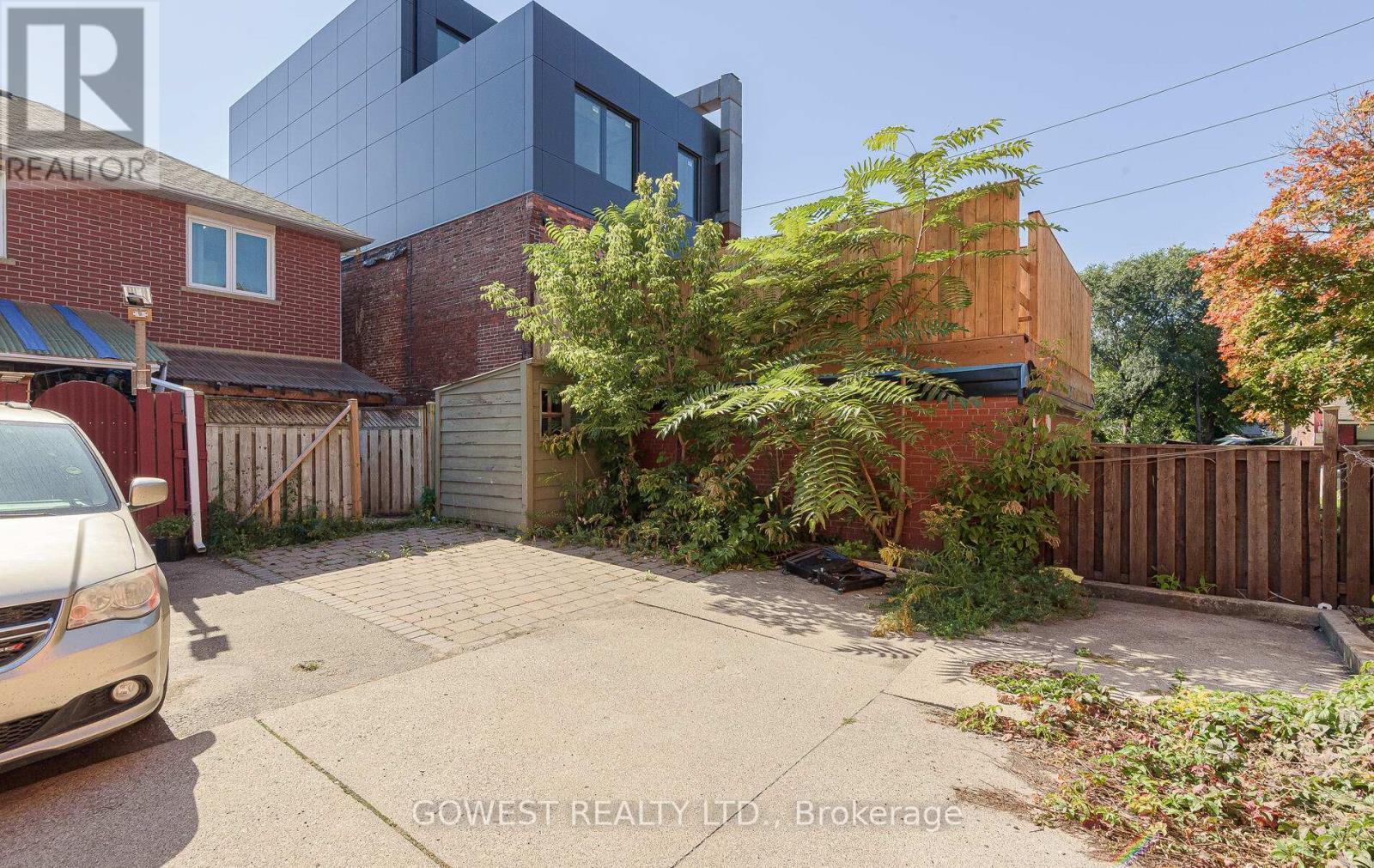 B - 1538 Dupont Street, Toronto, ON - Outdoor With Exterior