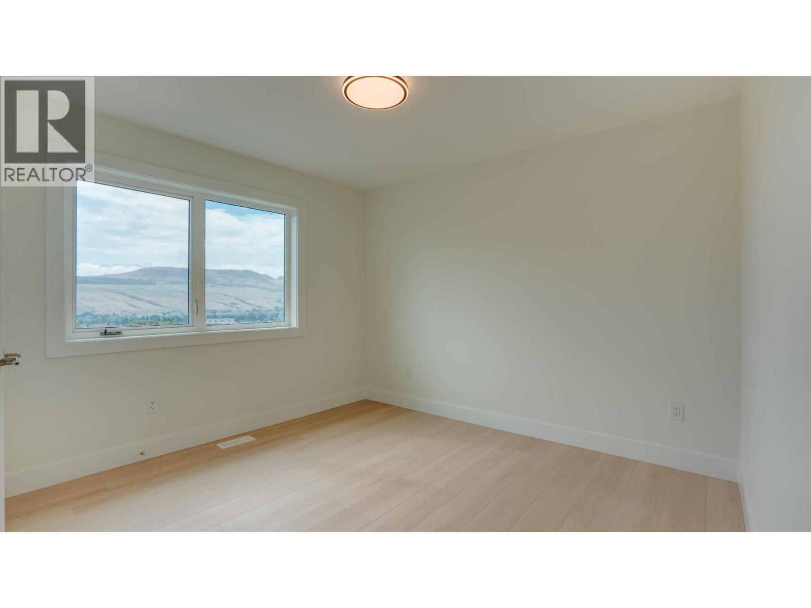 5705 Heritage Drive Unit# 5, Vernon, BC - Indoor Photo Showing Other Room
