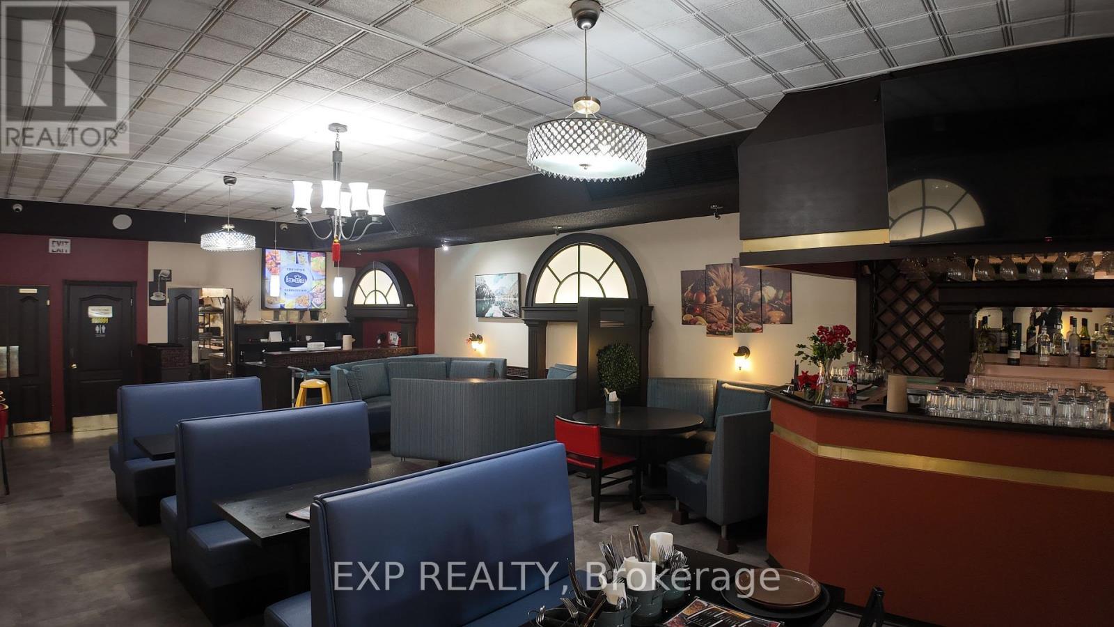 380 Lakeshore Road, Mississauga, ON