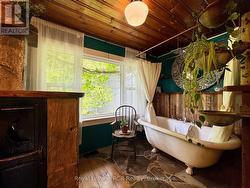 Custom design oversized 4 pc bathroom. -