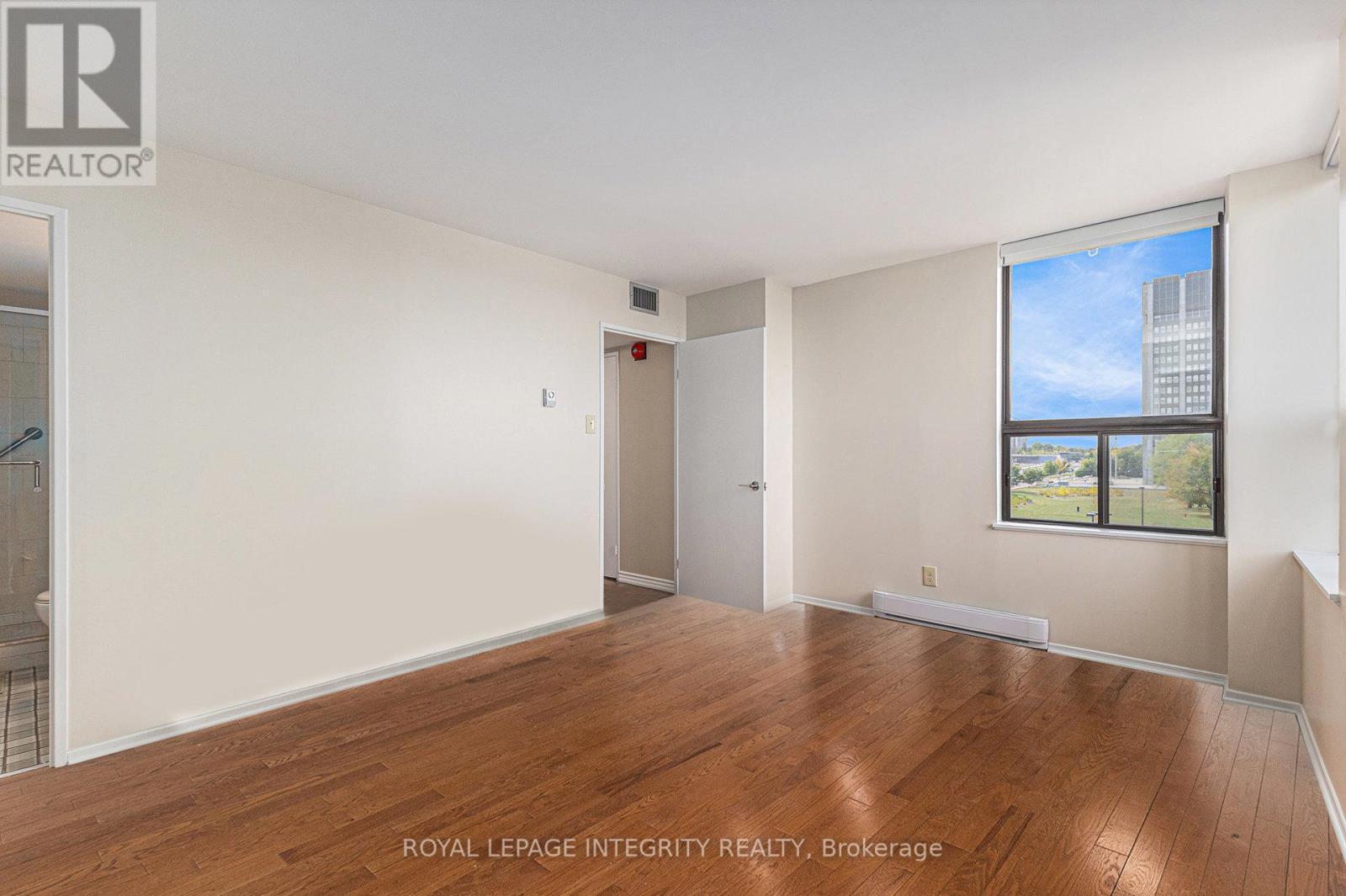 602 - 50 Emmerson Avenue, Ottawa, ON - Indoor Photo Showing Other Room