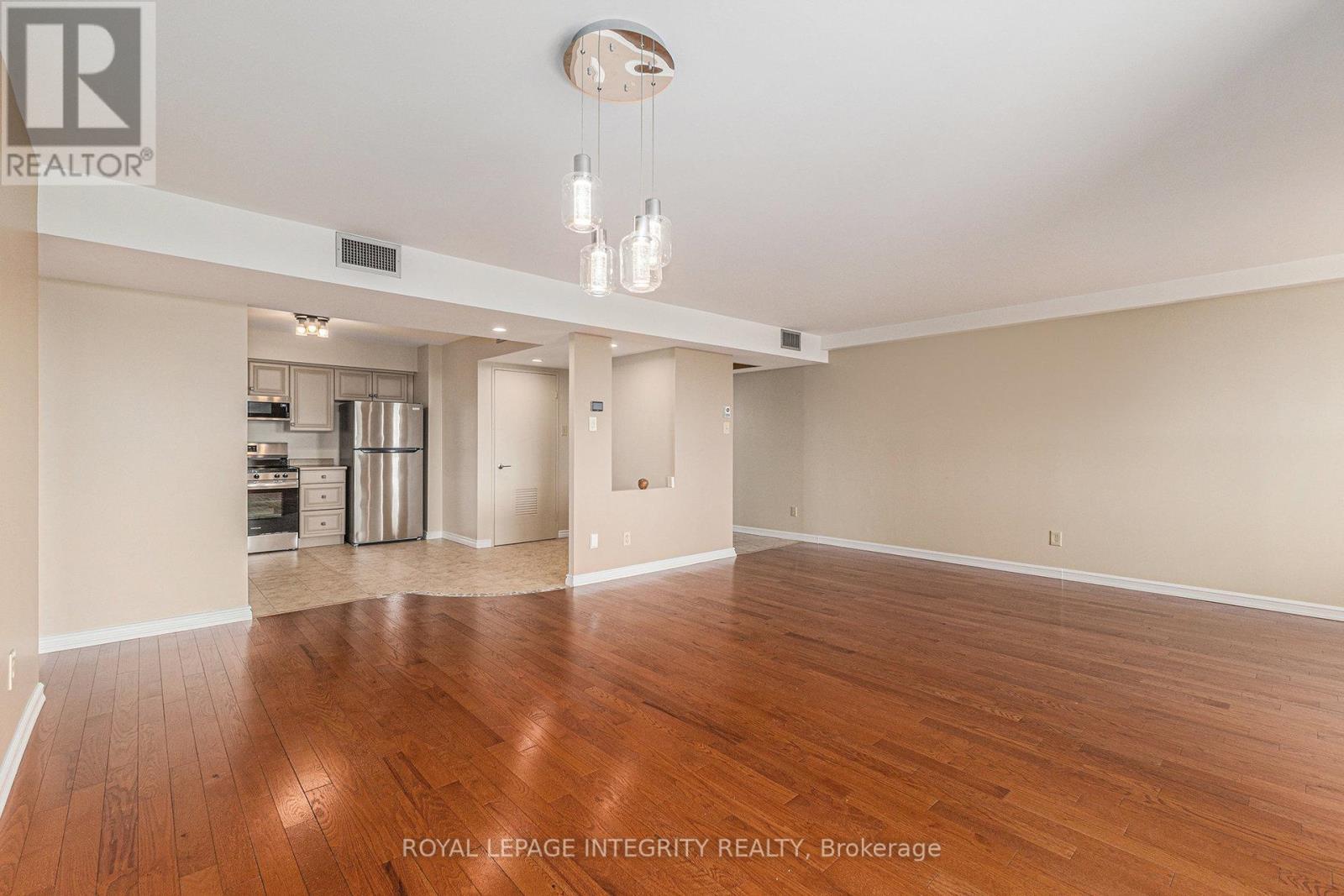 602 - 50 Emmerson Avenue, Ottawa, ON - Indoor Photo Showing Other Room