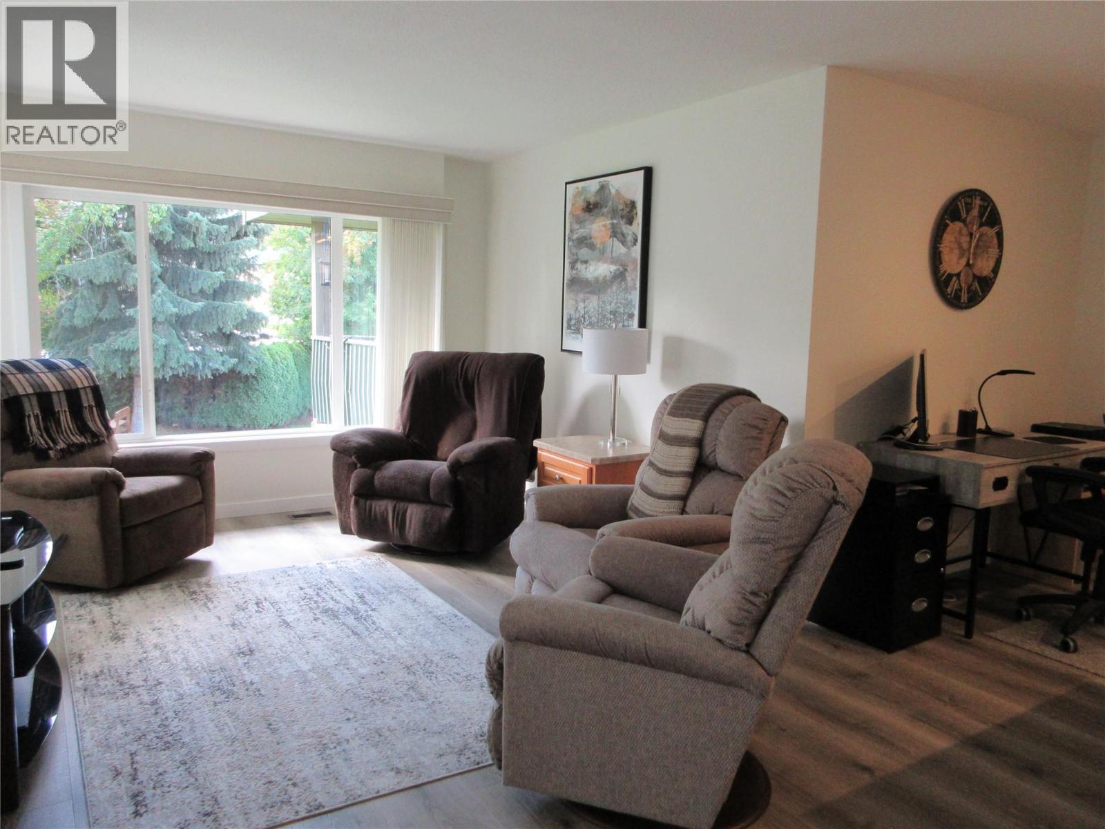 415 Commonwealth Road Unit# 3622, Kelowna, BC - Indoor Photo Showing Living Room