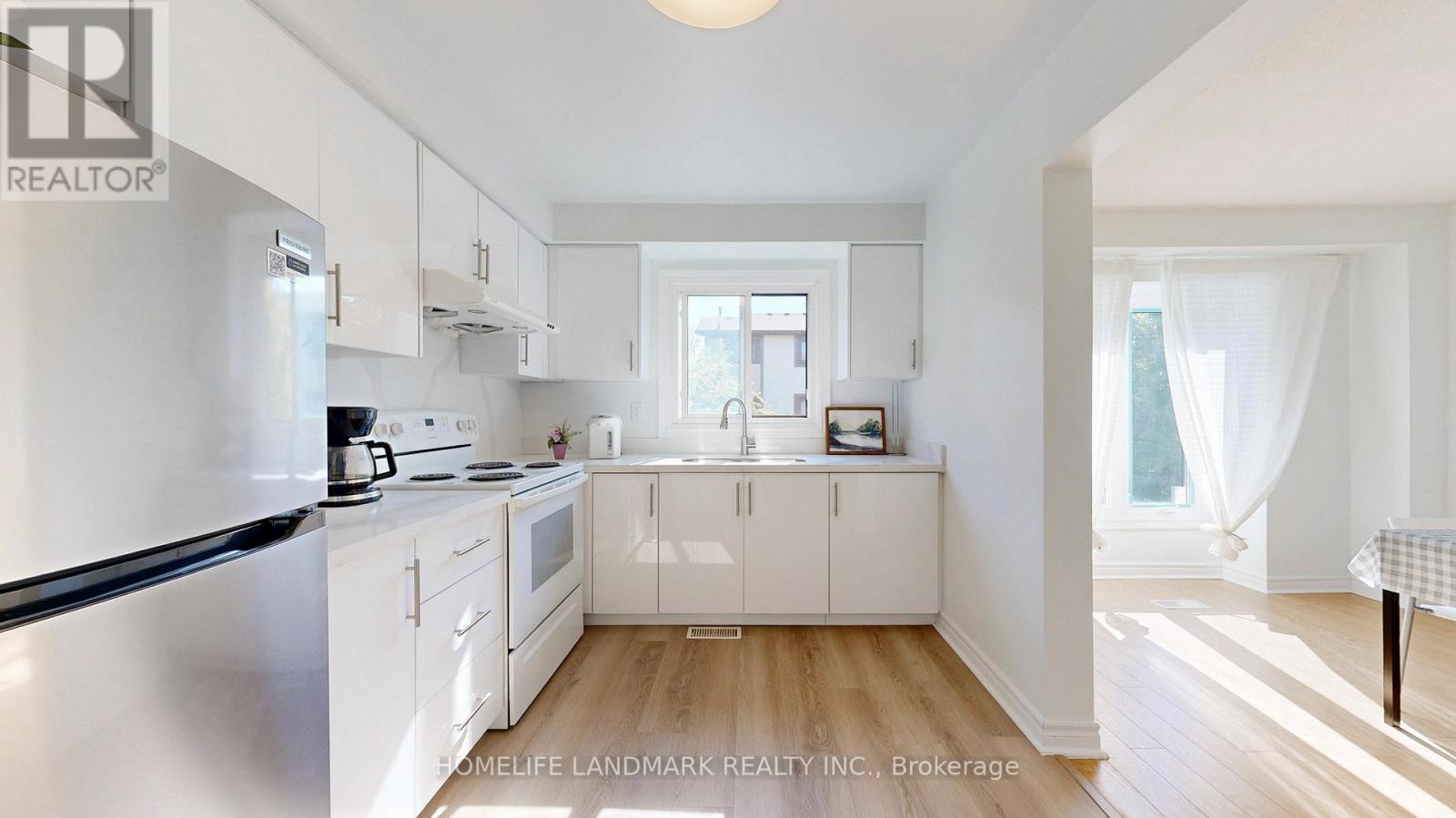 19 Fundy Bay Boulevard, Toronto, ON - Indoor Photo Showing Kitchen