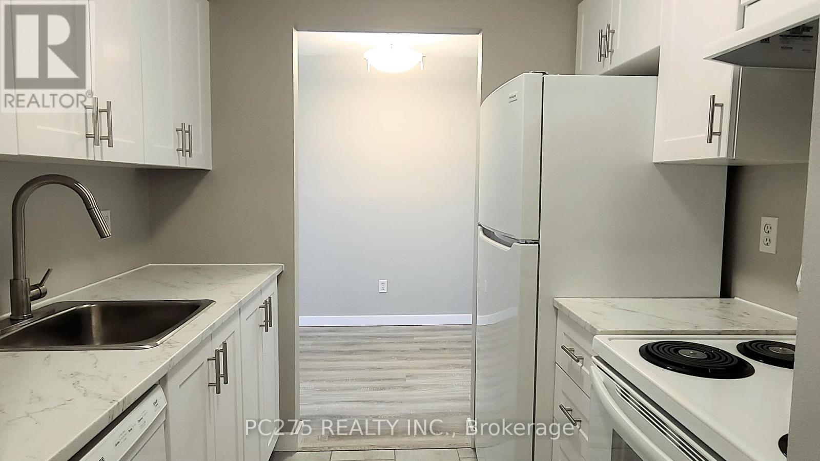 51 - 136 Conway Drive, London South (South X), ON - Indoor Photo Showing Kitchen