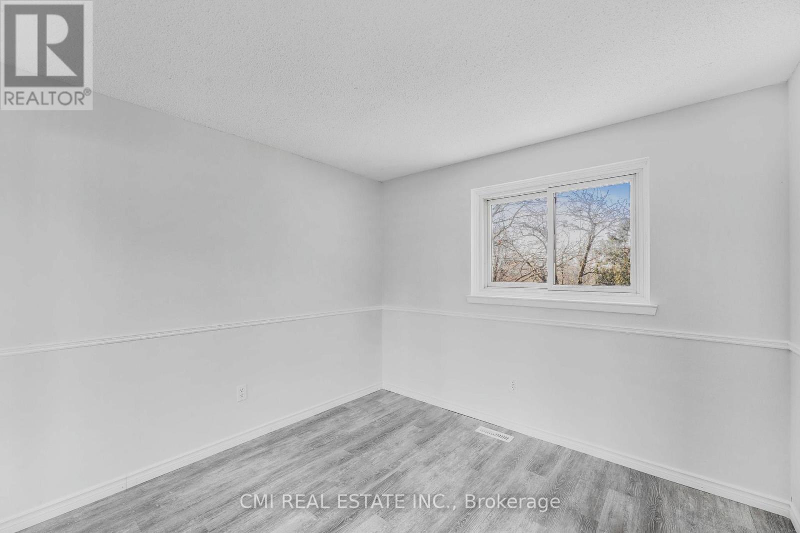 17 Maplestone Avenue, Sarnia, ON - Indoor Photo Showing Other Room