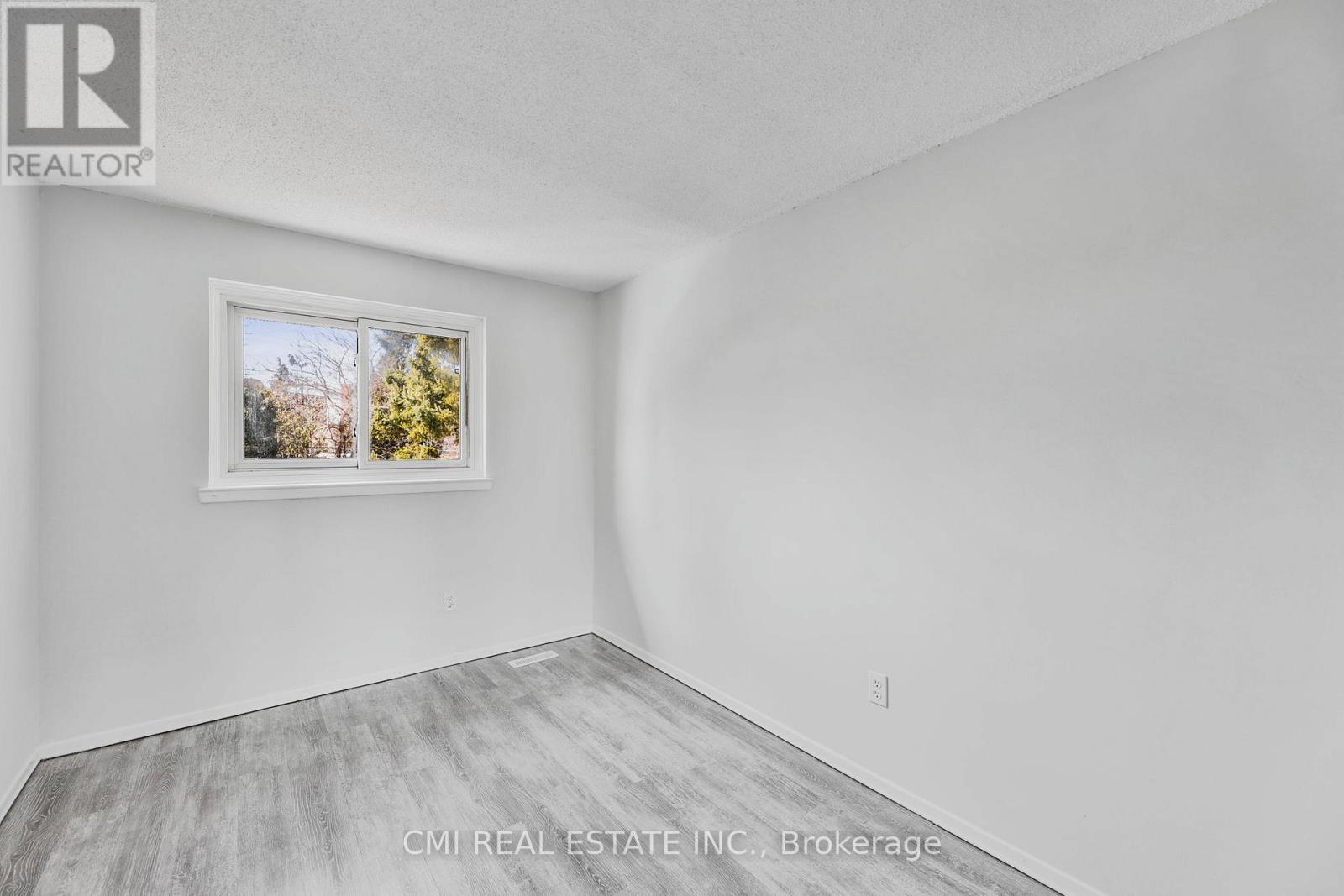 17 Maplestone Avenue, Sarnia, ON - Indoor Photo Showing Other Room