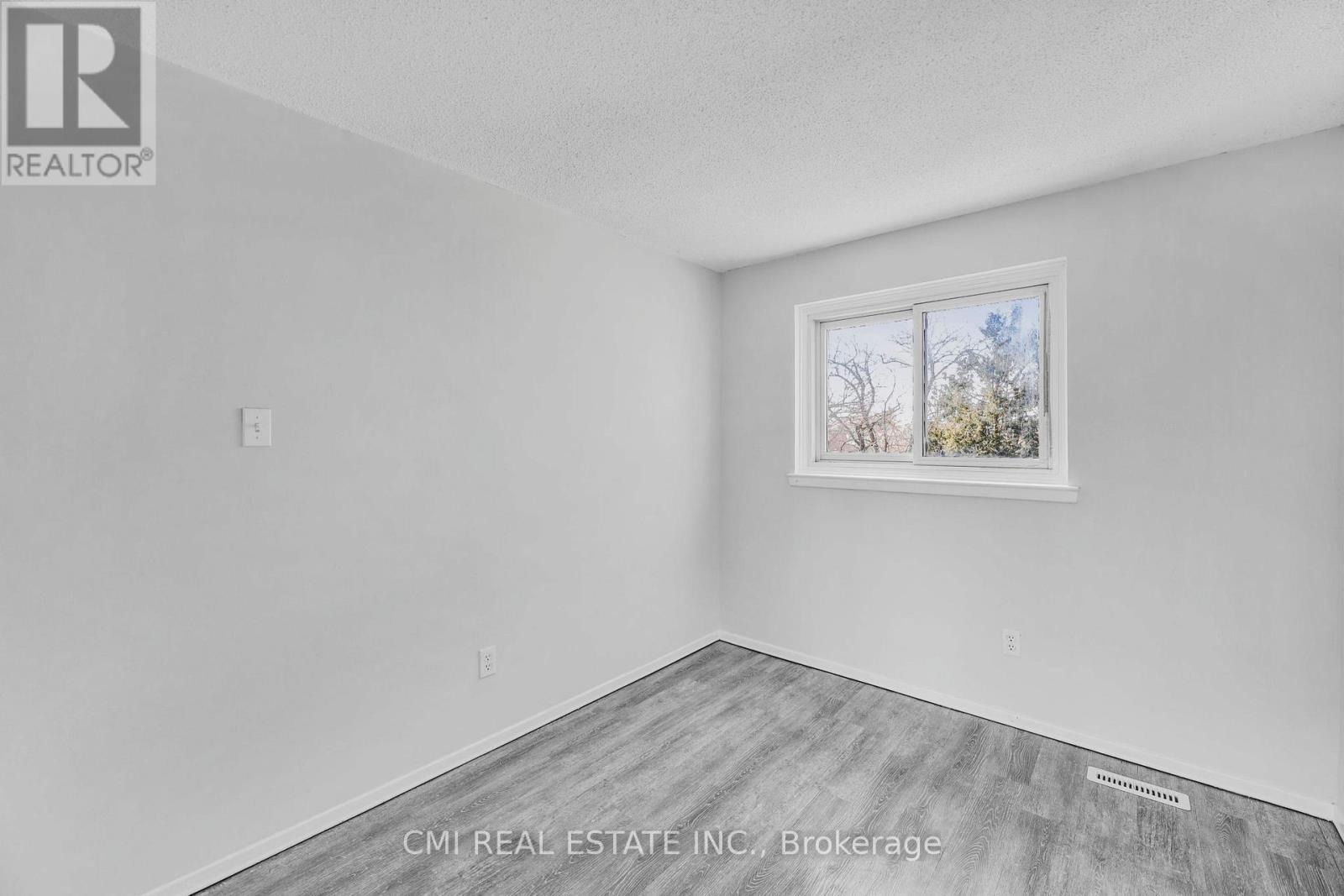 17 Maplestone Avenue, Sarnia, ON - Indoor Photo Showing Other Room