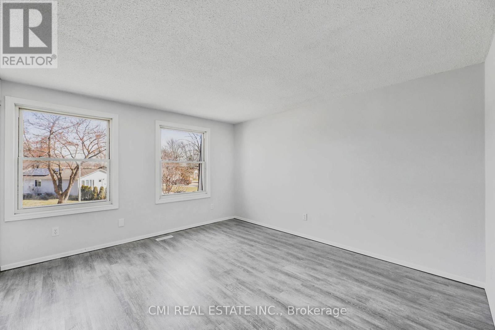 17 Maplestone Avenue, Sarnia, ON - Indoor Photo Showing Other Room