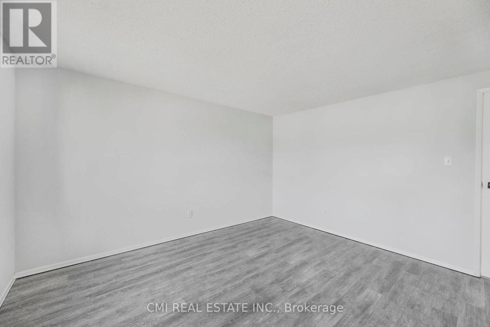 17 Maplestone Avenue, Sarnia, ON - Indoor Photo Showing Other Room