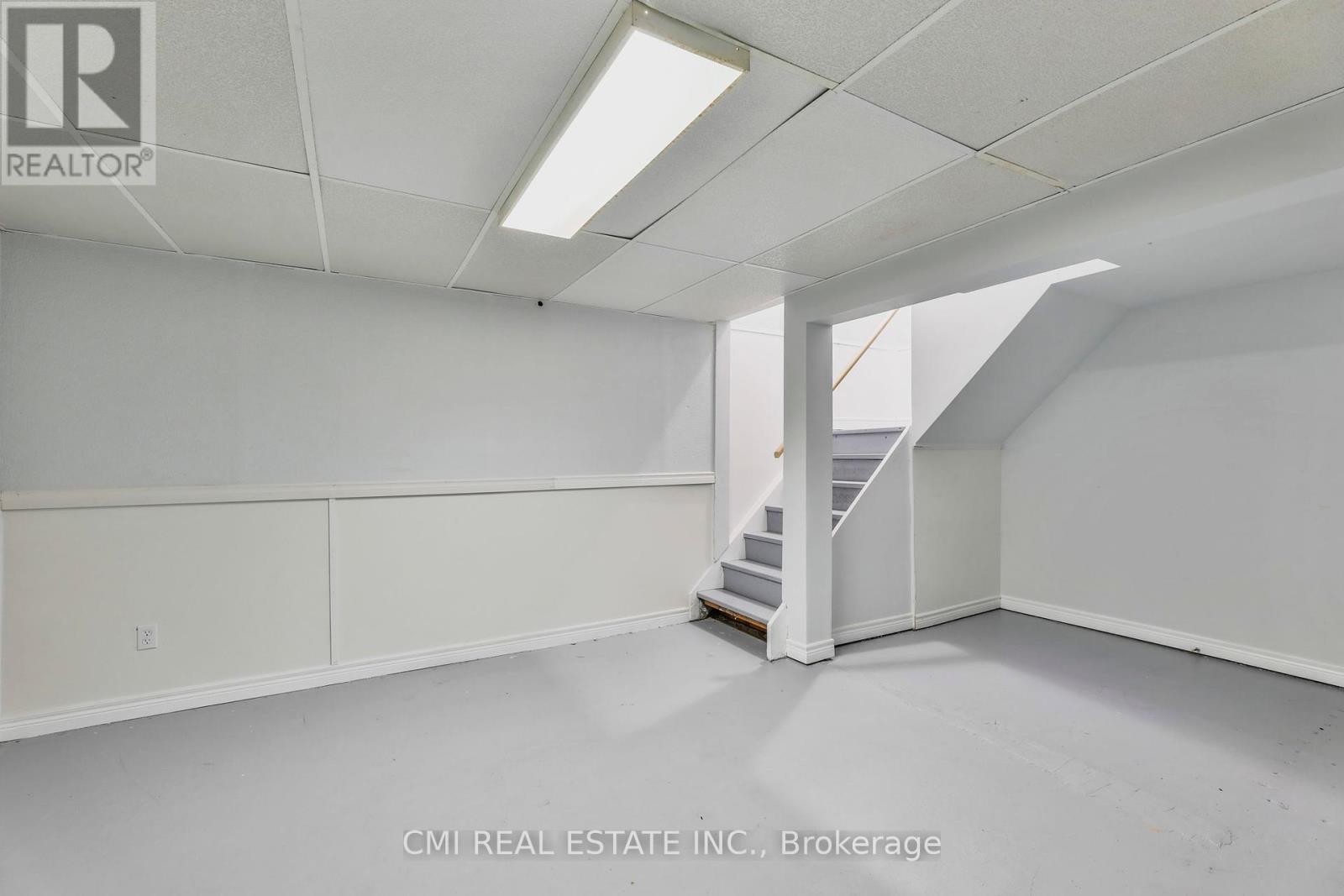 17 Maplestone Avenue, Sarnia, ON - Indoor