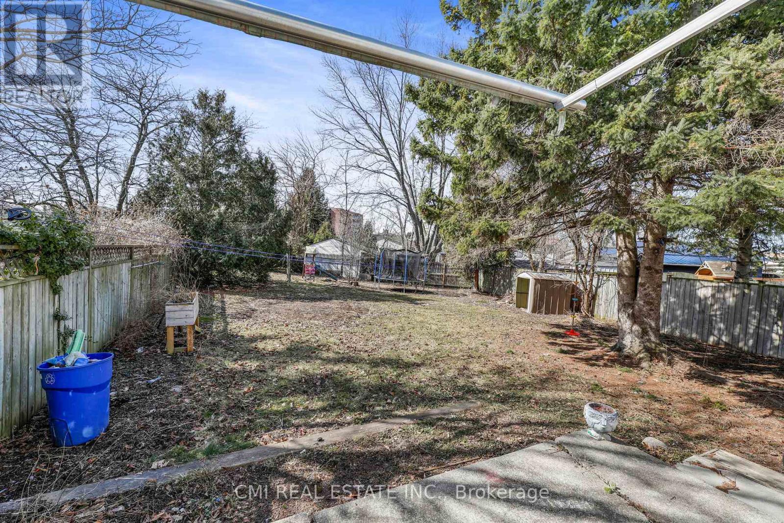 17 Maplestone Avenue, Sarnia, ON - Outdoor