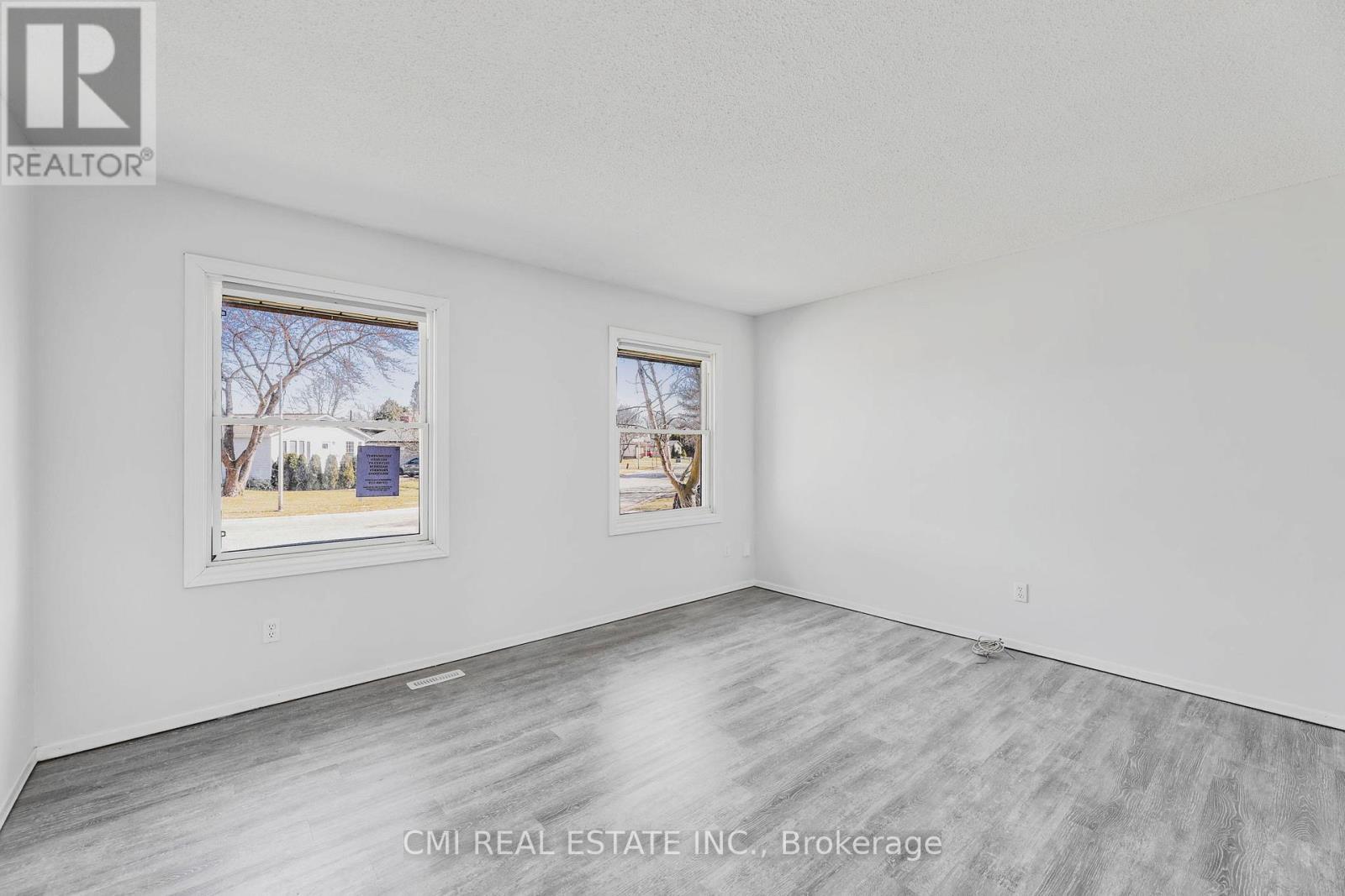 17 Maplestone Avenue, Sarnia, ON - Indoor Photo Showing Other Room