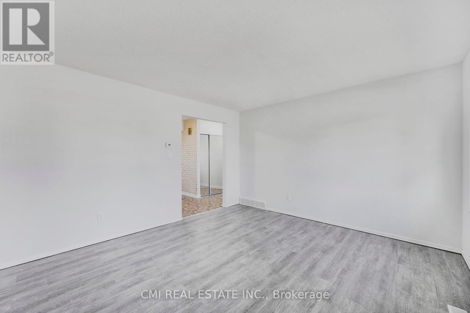 17 Maplestone Avenue, Sarnia, ON - Indoor Photo Showing Other Room