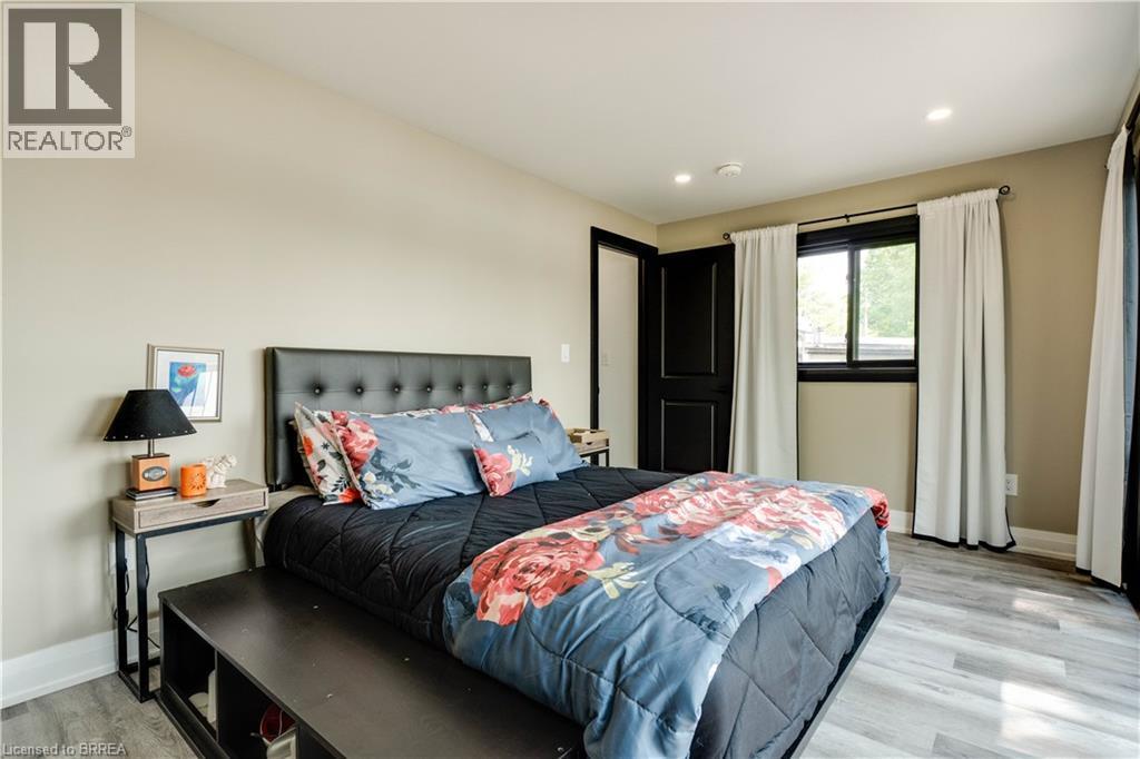 99 Fourth Concession Road Unit# 4, Burford, ON - Indoor Photo Showing Bedroom