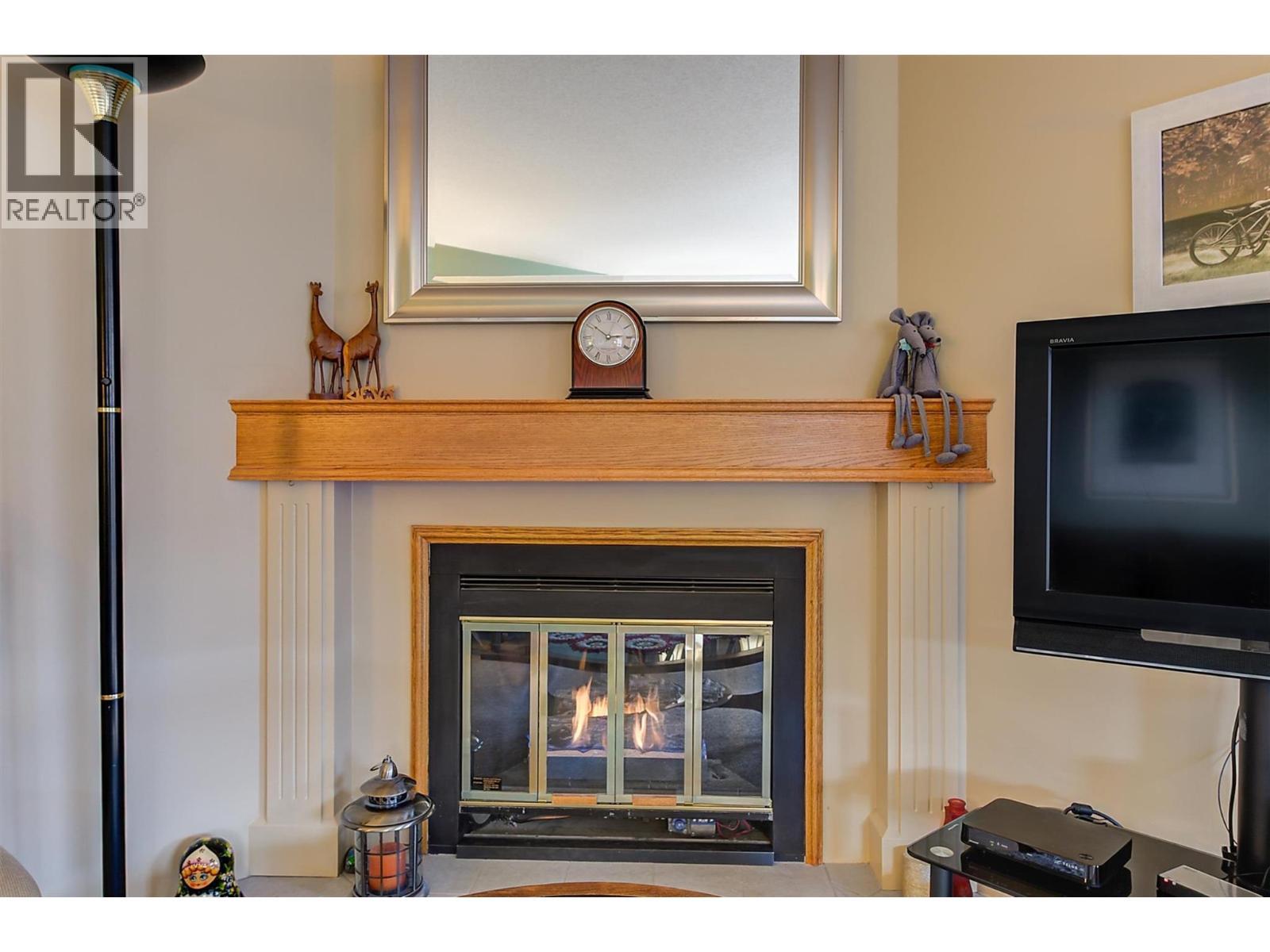 3815 Brown Road Unit# 307, West Kelowna, BC - Indoor Photo Showing Other Room With Fireplace